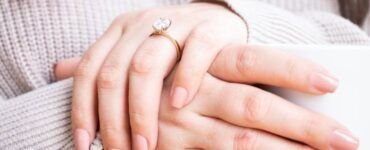 How to Apply a French Manicure
